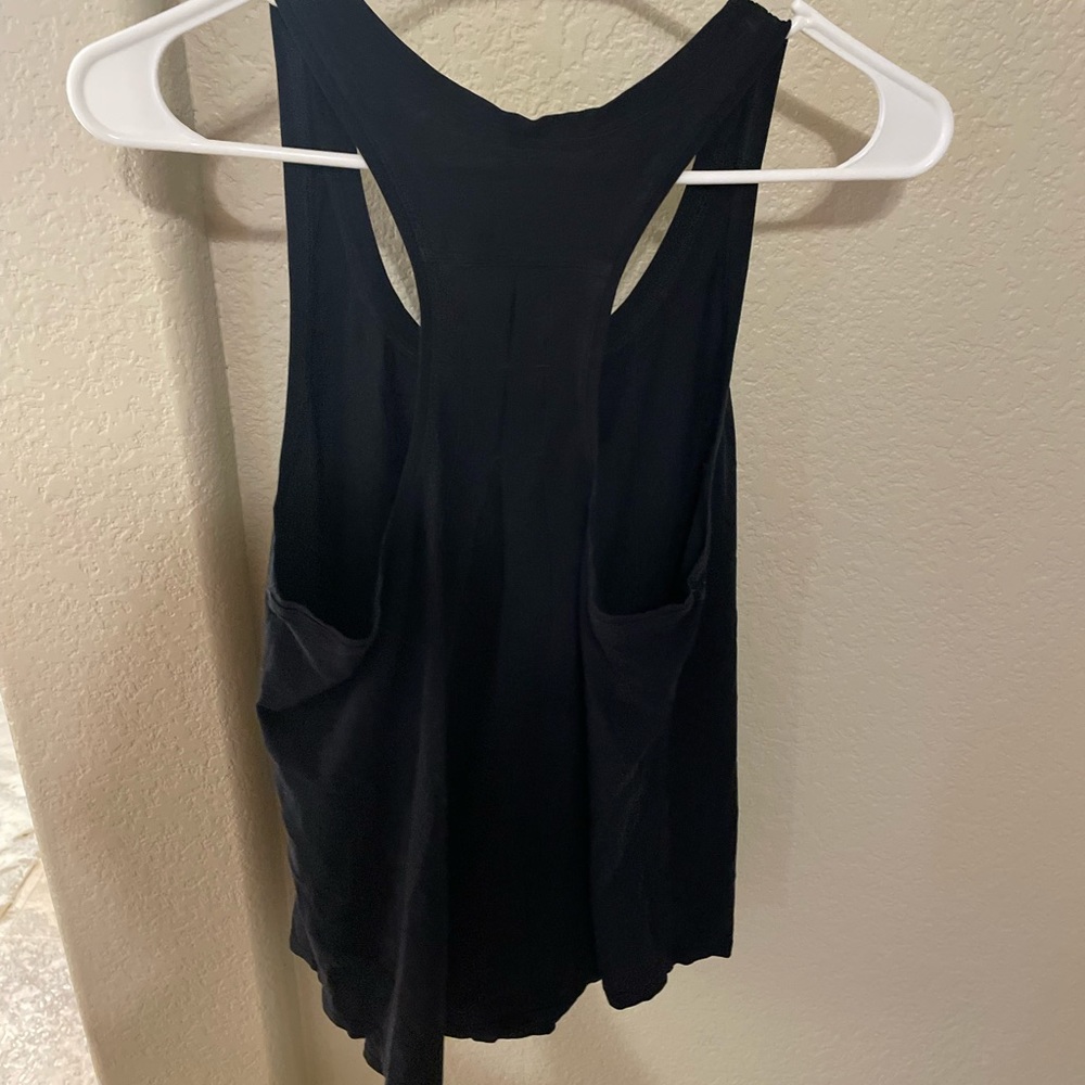 Lululemon black sz 8 tank